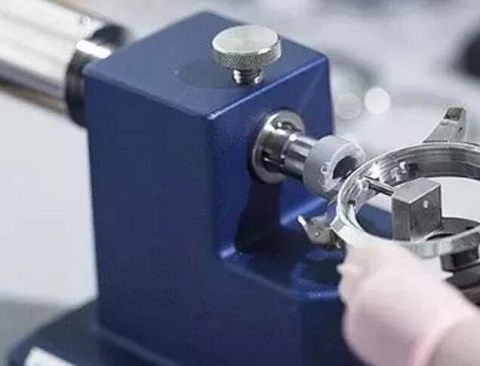 江诗丹顿手表坏了怎么修（江诗丹顿防水功能异常）