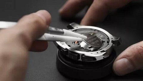 江诗丹顿售后电话服务（江诗丹顿表带过短）